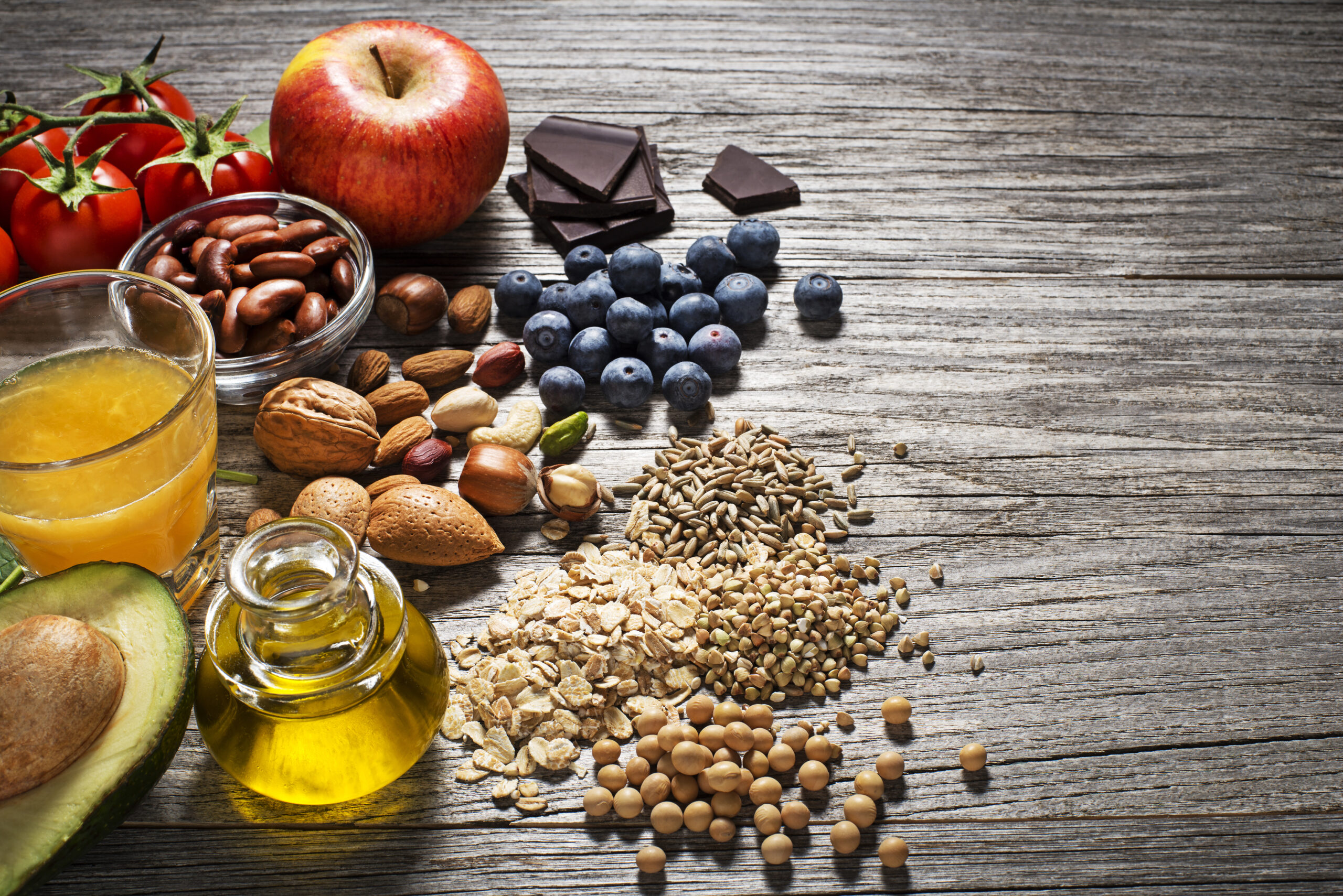 Whole Grain Intakes Are Associated with Healthcare Cost Savings Following Reductions in Risk of Colorectal Cancer and Total Cancer Mortality in Australia: A Cost-of-Illness Model